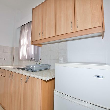Ira Apartments Камари Экстерьер фото