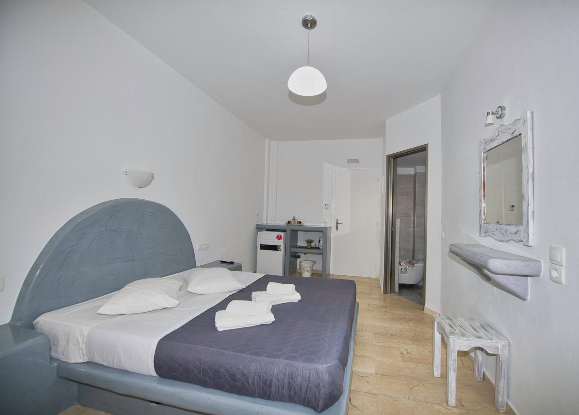 Ira Apartments Камари Экстерьер фото