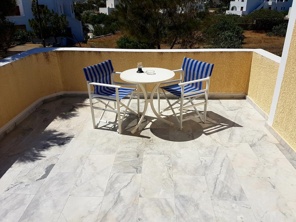 Ira Apartments Камари Экстерьер фото